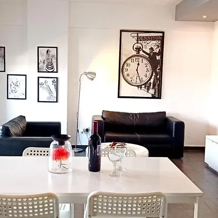 Dezo Luxury Town لارنكا