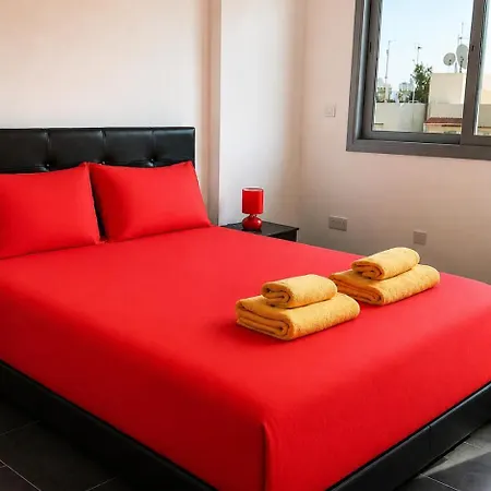 Dezo Center شقة لارنكا