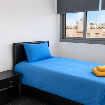 Dezo Center لارنكا