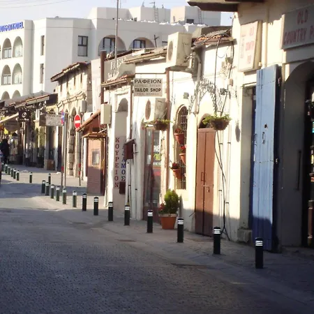 Dezo Luxury Town * Ларнака